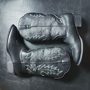 Country Love Black Cowboy Boots Women's size 10